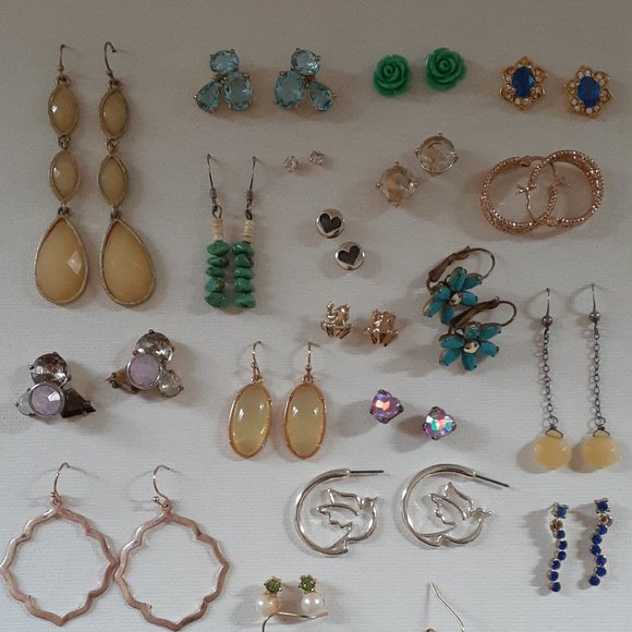 Lot Pierced earrings J. Crew, Avon, etc. with J. Crew Leather Zippered Pouch - Picture 2 of 16